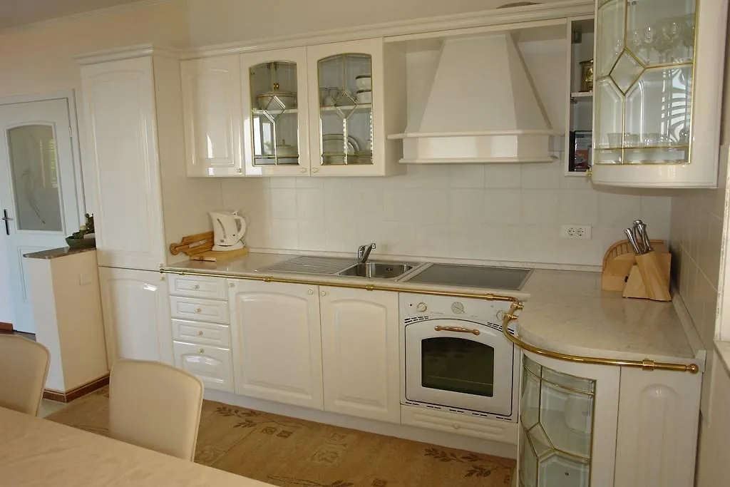 3 Bedroom Lovely Apartment In Crikvenica